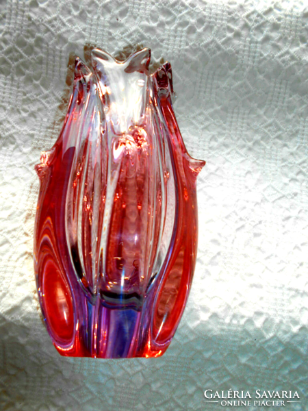 Retro cseh üveg látványos vastag kézműves váza az oldalán 5 db  tűskékkel