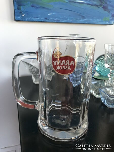About 0.6 liter beer mug, thick glass, gold aces inscription, in good condition