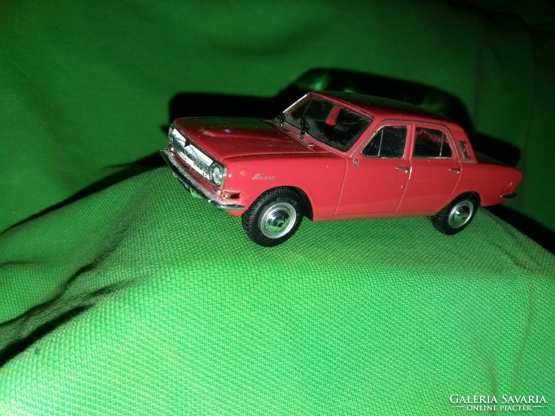 GAZ M - 24 VOLGA fém modellautó 1:43 szép állapotban a képek szerint