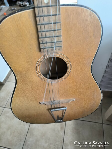 Guitar for sale!