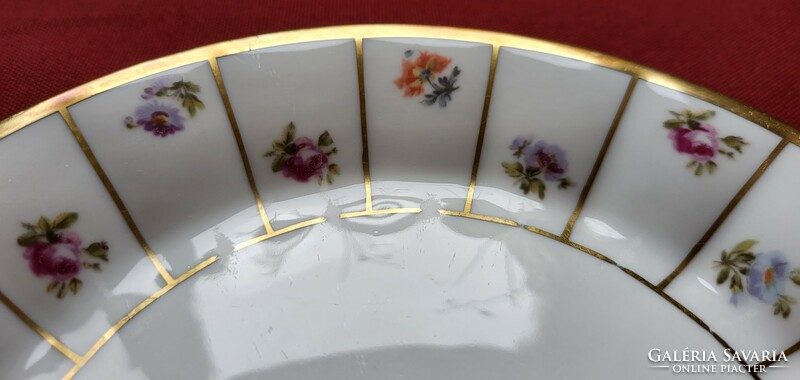 GS Zell Baden német porcelán kistányér süteményes tányér rózsa virág mintával vastag arany széllel