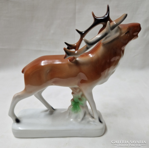 Cluj porcelain deer figure in perfect condition 17 cm