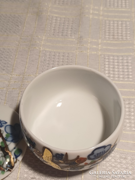 Oriental porcelain without bonbonier mark