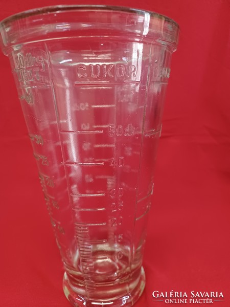 Kitchen glass measuring cup