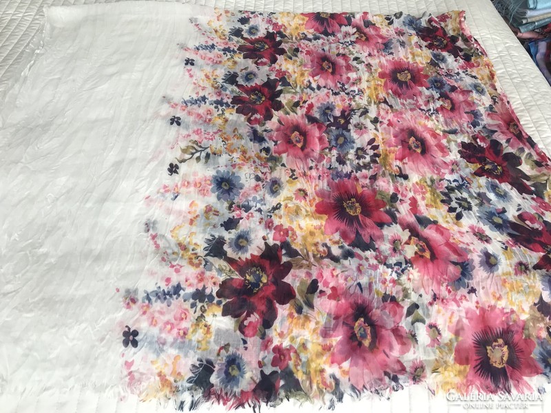 Huge spring scarf with cheerful colors, 180 x 110 cm