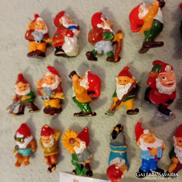 Kinder figurines, old dwarfs 1989-1990 21 cheaply