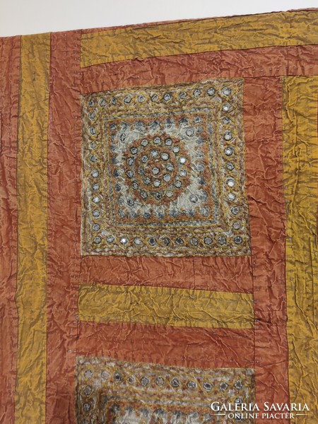 Indiai tükrös textil falikép