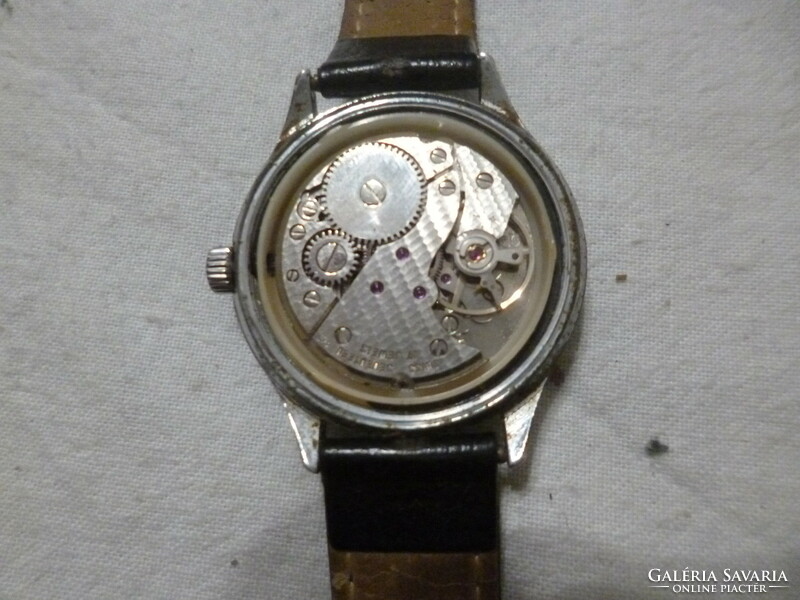 Old wind-up Swiss Marvin men's wristwatch with date