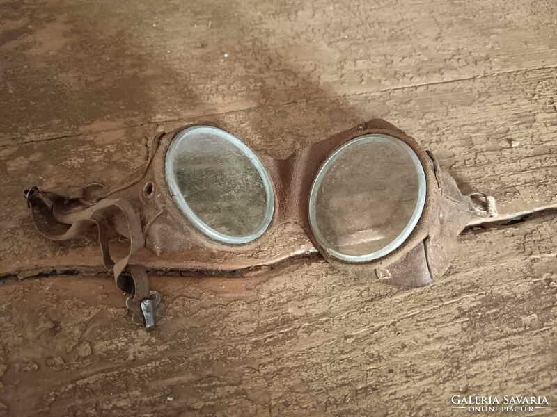 Motoros, vagy autós szemüveg, nagyon jó állapotban van a bőr és az üveg, 1930-as, 40-es évek