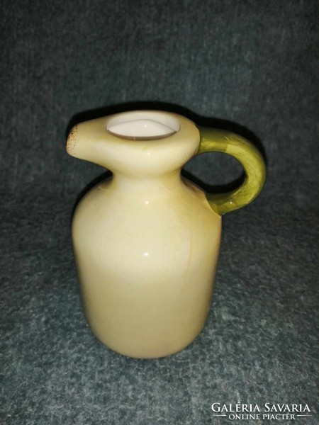 Ceramic spout suitable for storing olive oil (a11)