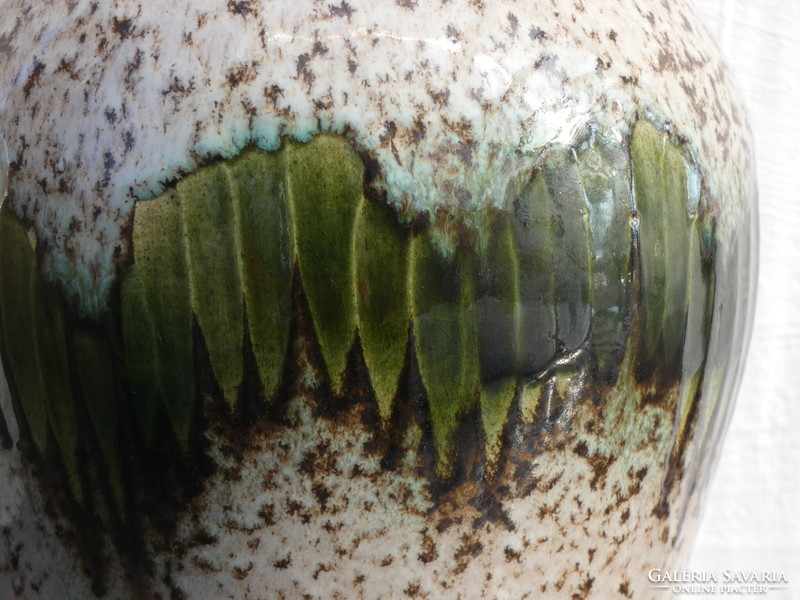 Scheurich West German ceramic vase (490-25), with green-beige decor from the 1960s!