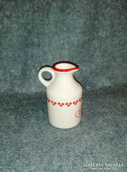 Ceramic pourer suitable for storing vinegar (a11)