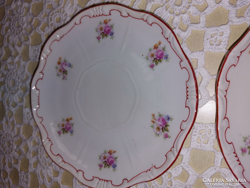 Zsolnay vadrózsás porcelán teás csésze alátét tányérok piros széllel