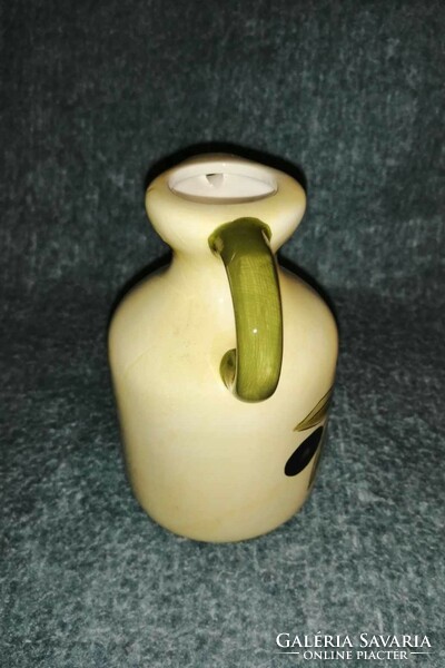 Ceramic spout suitable for storing olive oil (a11)