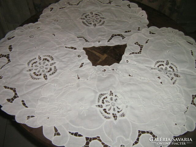 Beautiful ribbon embroidered rosette white lace tablecloth