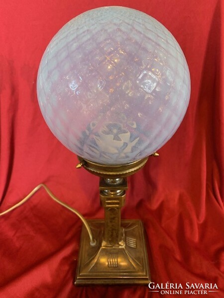 Copper table lamp with opaline shade