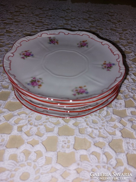 Zsolnay vadrózsás porcelán teás csésze alátét tányérok piros széllel