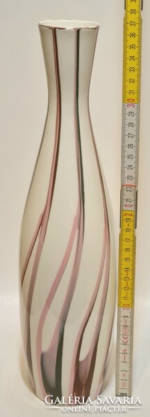 Aquincumi barna, szürke, rózsaszín csíkos porcelán váza (2980)