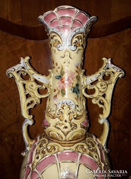 Antik Zsolnay ( Júlia ) váza.