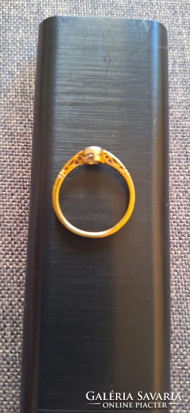 Arany gyűrű gyémánttal