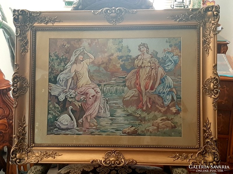 Csodás nagyméretű antik kézi mikro gobelin gyönyörű blondel keretben  86cm x 66 cm NIMFA jelenettel