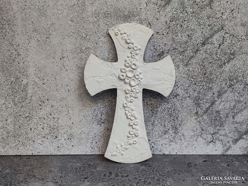 Pilipart, white handmade wall cross, 20x13 cm