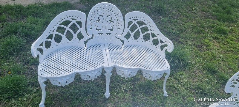 Beautiful cast aluminum garden set