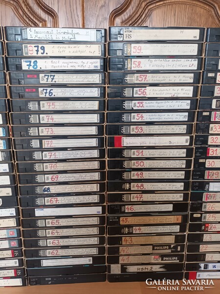 110 db régi VHS gyűjtemény, kazetta egyben