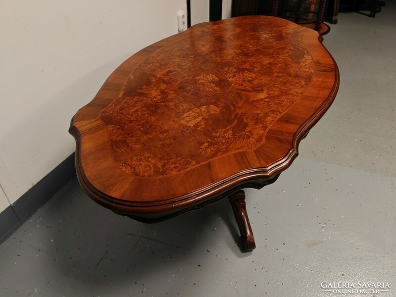 Baroque coffee table in mahogany color in very nice condition