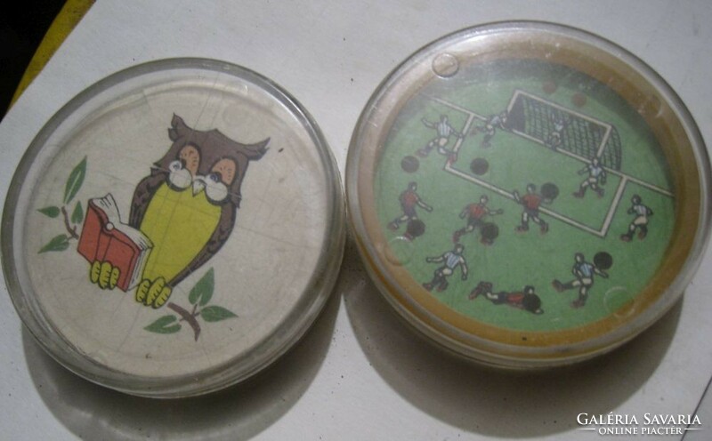 Two pieces of tobacco ball skill game