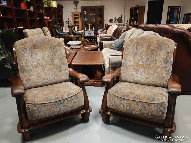 A Dutch sofa set with a beautiful oak frame and immaculate upholstery