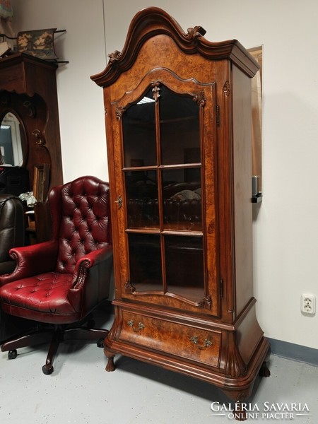 Mahogany-colored Neo-Baroque display cabinet display cabinet in very nice condition