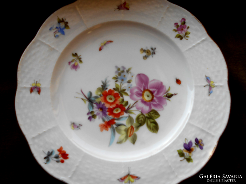 Cake plate from Herend with a ribbon mark