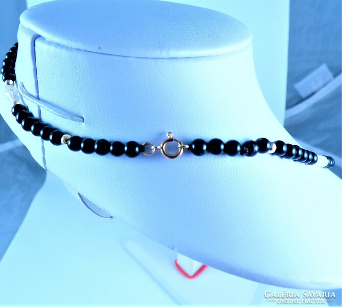 Beautiful 14k gold necklace with genuine pearls and black onyx gemstones!!!