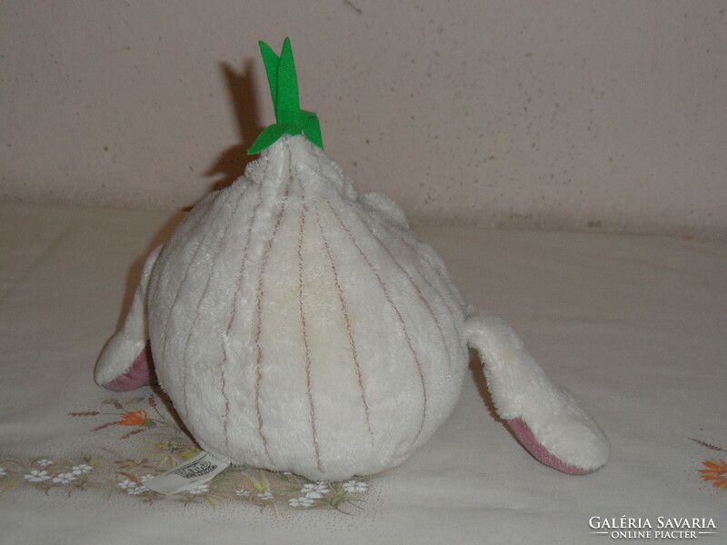 Plush toy figure (onion)