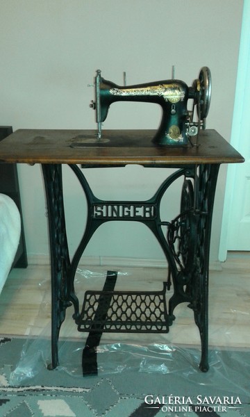 Singer sewing machine serial numbered