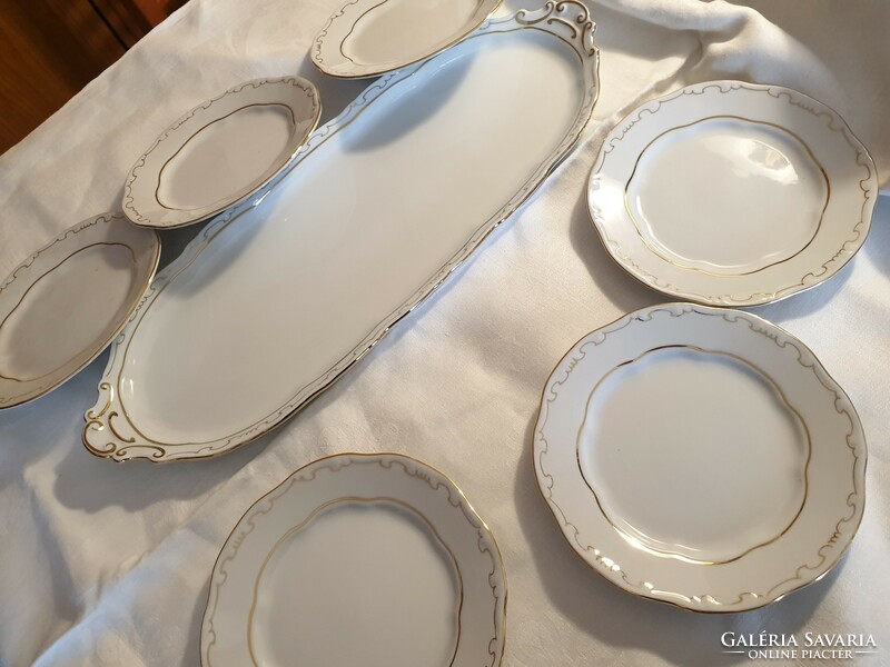 Zsolnay feathered porcelain cake set