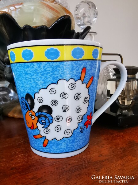Mug with a ram motif