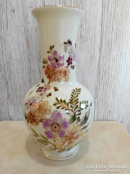 Zsolnay porcelán nagyméretű kézzel festett virágmintás váza szignózva