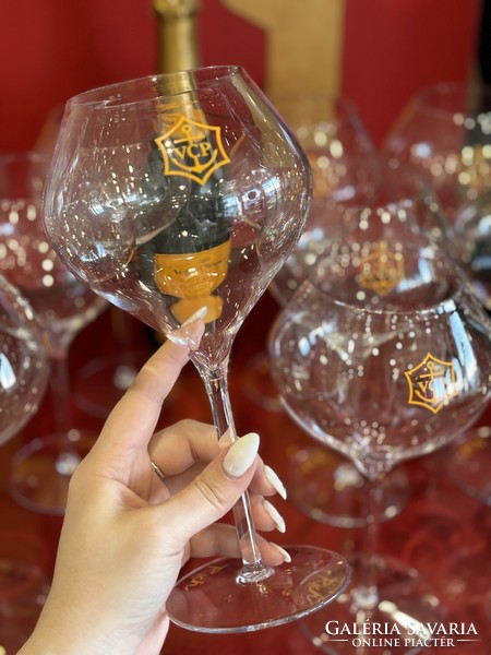 12 Veuve Clicquot RICH akril pezsgőspohár (12 db) Clicquot logóval díszített RICH champagne kelyhek