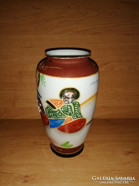 Kínai porcelán váza 16 cm magas (18/d)