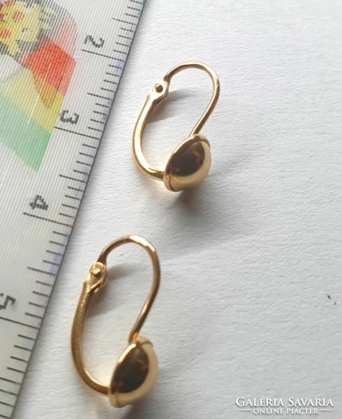 Lens earrings