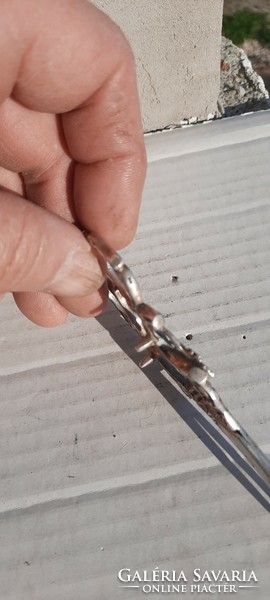 Silver desktop grape cutting scissors