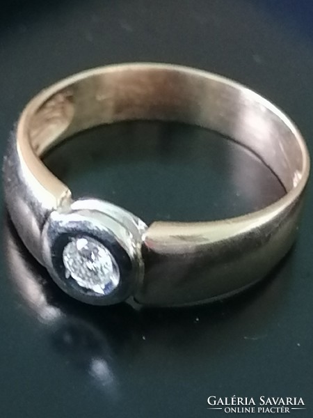 Brilliant gemstone gold ring