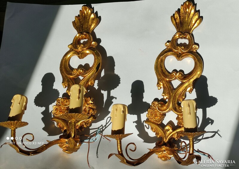 Art deco vintage Italian carved gilded wooden wall arm wall lamp in a pair