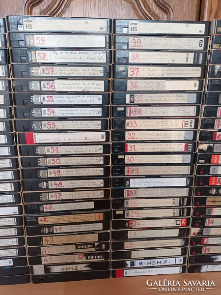 110 db régi VHS gyűjtemény, kazetta egyben