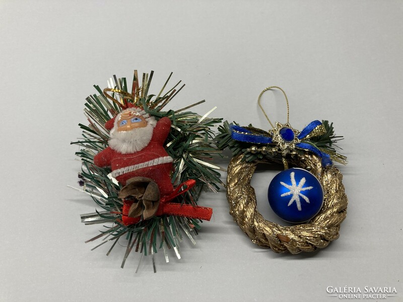 Retro Christmas tree decoration Santa Claus, wreath