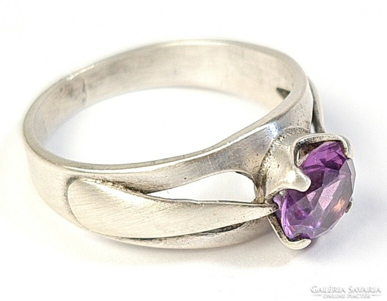 Beautiful, old silver ring with an amethyst stone