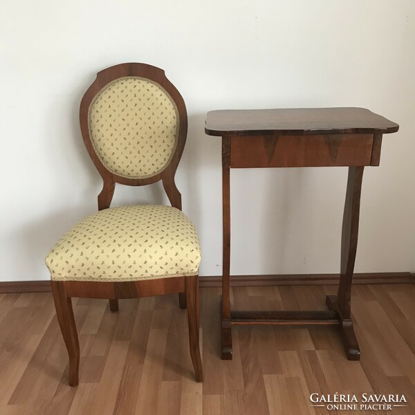 Biedermeier kisasztal/varróasztal + szék,