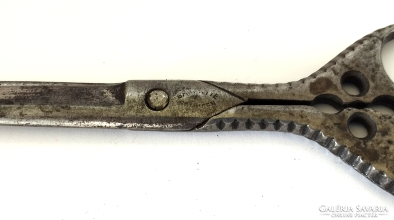 Old marked nun scissors